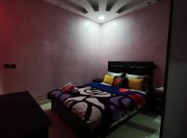 Chambre privé private room Aéroport Mohamed 5, apartamento em Deroua