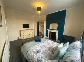 8 Bedroom House For Corporate Stays in Kettering