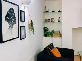 Contemporary large apartment in an ideal location