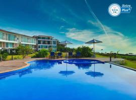The Beach Resort & Residence - SHA Plus, hotelli kohteessa Pathiu