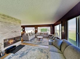 월드포트에 위치한 호텔 Water's Edge Oceanside Home