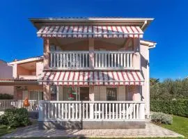 Awesome Home In Vodnjan With Kitchen