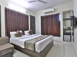Hotel Nova Vatika, hotel dicht bij: Luchthaven Surat - STV, 