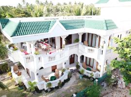 The Beach House Carabao Island, hotel v destinaci San Jose