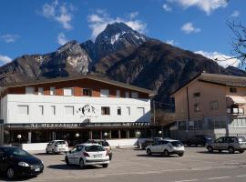 Al Benvenuto Hotel & Restaurant: Tolmezzo'da bir otel