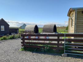 Hillside Camping Pods and Shepherd's Hut, holiday rental in Wick