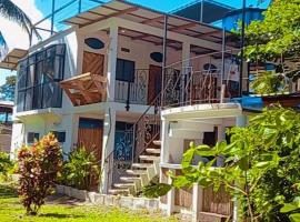 Hotel Pura Natura Beachfront Tortuguero, šeimos būstas mieste Tortugeras