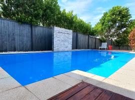 Ocean Sounds, hotel with pools in Peregian Beach