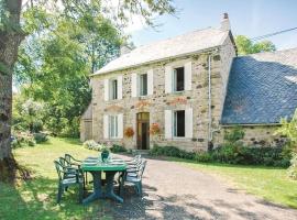Stunning Home In Riom-s-montagnes With Kitchen, hotel in Riom-ès-Montagnes