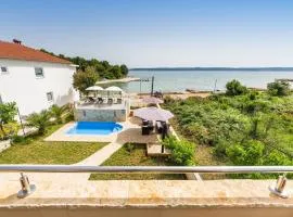 2 Bedroom Gorgeous Apartment In Zdrelac