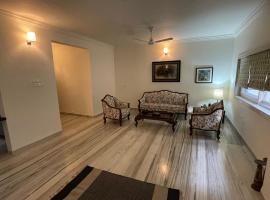 Ishan Apartments 3BHK, holiday rental in Vadodara
