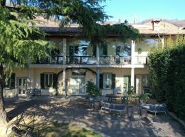 Lo Schiaccianoci Bed&Breakfast de Charme, hotel Scanzorosciatéban