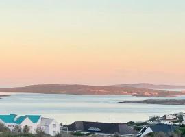 Views at 69 B&B, hotell nära Postberg Flower Reserve, Langebaan