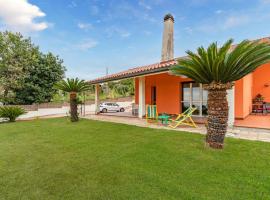 Awesome home in Martinsicuro with 4 Bedrooms, vacation home in Martinsicuro