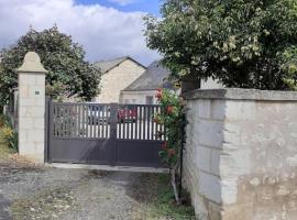 Le Gîte de Martine et Marc, hotel cerca de Castillo de Rivau, Sazilly