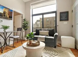 Splendid 1BR Apt in Lakeview Fully Furnished - Broadway 204