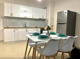Vlora AR - Modern Condo perfectly located, hotel v destinaci Vlorë