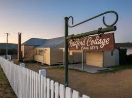 The Radford Couples Cottage Heart of Stanthorpe