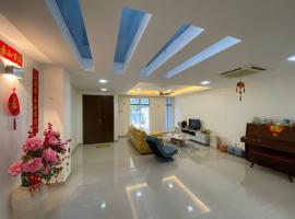 Entire Residential Home•Jia Residences Bkt Serdang沙登温暖的家: Seri Kembangan şehrinde bir otel