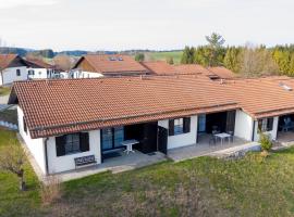 Ferienhaus Nr 107, Kategorie Komfort, Feriendorf Hochbergle, Allgäu, vacation rental in Karlsebene