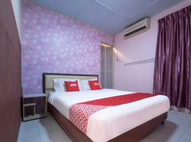 SPOT ON 90305 Hen Hen Hotel, hotel dekat Bandara Internasional Senai - JHB, 