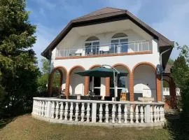Landhaus Töreki mit Pool