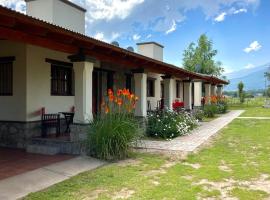 Cabañas La Suyana, chalet i Tafí del Valle