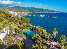 Hotel Hydra Club