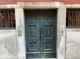 Super central 1 bedroom apartment