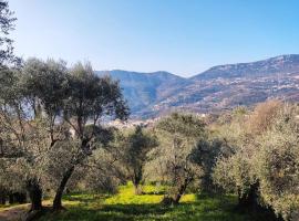 Bas de villa. Côte d'Azur, à 20 kms de Nice, hotel barato en Contes