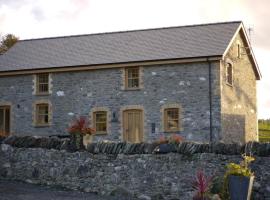 BREATHTAKING VIEWS with a HOT TUB - Bwlch Cliced, cottage in Talybont