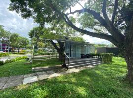 Shipping Container Hotel At One-north、シンガポールのタイニーハウス
