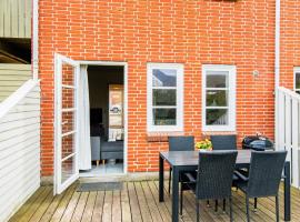 4 person holiday home in Rømø-By Traum – hotel w mieście Sønderby