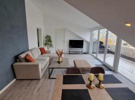 Lovely 2-bedroom loft with panoramic view., hotel in Kristiansund