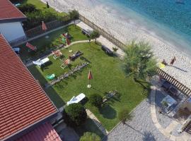 Le Casette Sul Mare, hotel in Capo Vaticano