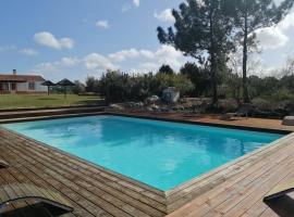 Amor de Crianca, farm stay in São Teotónio