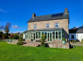 Ty Newydd B&B، فندق في بريكون