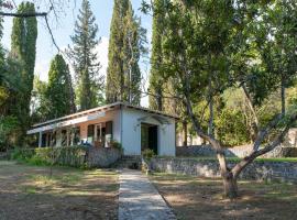 Villa Dafnies, holiday rental in Ágios Prokópios