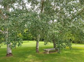 Les Écuries, B&B/chambre d'hôtes à Frontenay-Rohan-Rohan