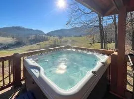Luxury Mountain Cabin with Hot Tub and Pool Table!