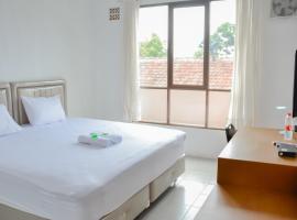 Bumi Ciboled Mitra RedDoorz near Gerbang Tol Pamulihan, hotel v destinaci Jatinangor