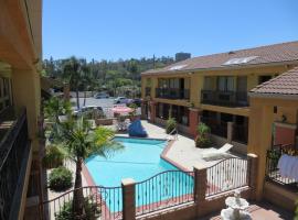 Azusa Inn, hotel con piscina en La Puente