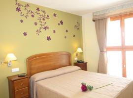 Hostal Campo Real Bed&Breakfast, hotel berdekatan Arganda del Rey, Campo Real