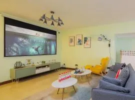 Locals Apartment House 13
