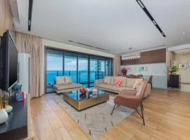 Locals Apartment House 16