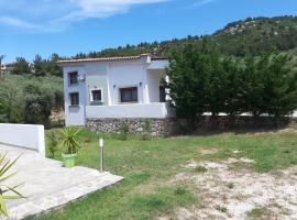Olia Garden, holiday home in Pachis