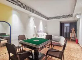 Locals Apartment House 42