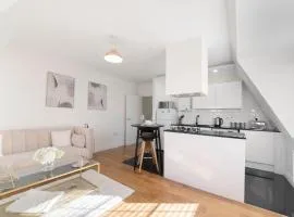 Spacious One Bed loft Apartment