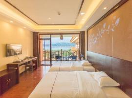 Locals Apartment Place 00, hotel a Ninglang