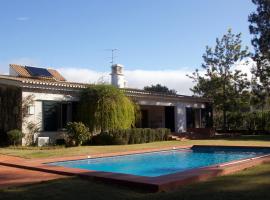 Penina Family House, golf hotel in Portimão